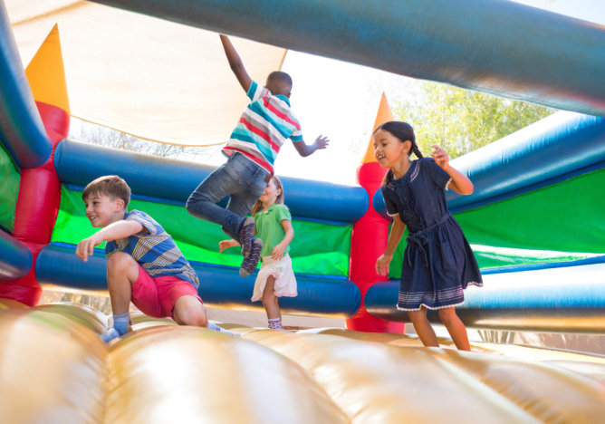 safety-rules-for-bouncy-castles